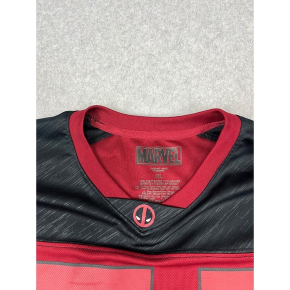 Marvel Deadpool Football Jersey Mens XL Red Black Color Block 91 Superhero - Picture 3 of 9